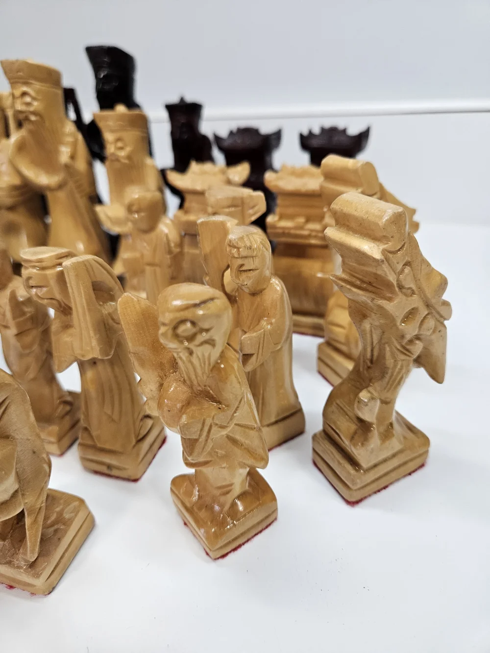VINTAGE Asian Carved Chess Game 32 Piece Set VTG